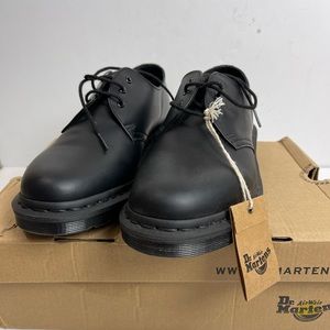New Dr. Martens Mens size 8 1461 Mono Black w Box